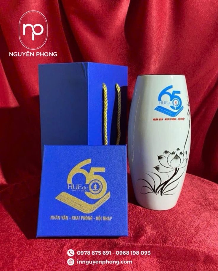 Mẫu hộp cứng đựng gốm sứ kèm túi giấy